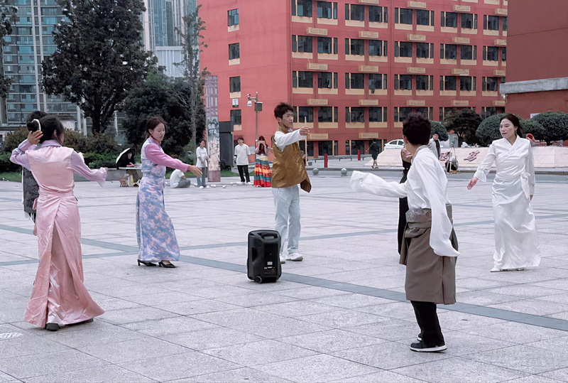 1748335650448070344.jpg bc3aa56d15974b5ad246b413664a695b.jpg