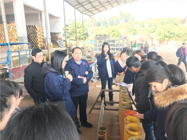 1517906503368001634.jpg 燃放技术现场教学.jpg